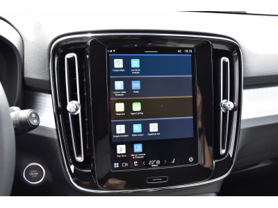 Volvo XC40 2.0 B3 MHEV Plus Dark DCT