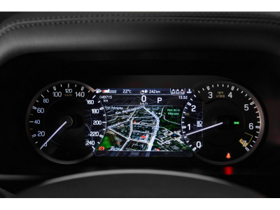 Land-Rover Defender P400 X- Dynamic