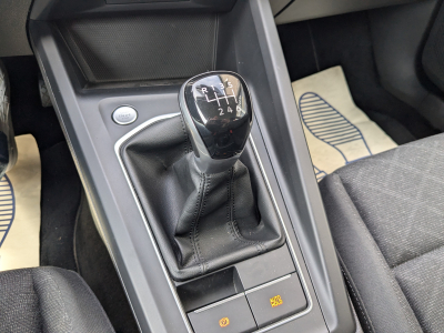 Volkswagen Golf 2.0 TDI FIRST EDITION CARPLAY GPS LED AMBIANCE