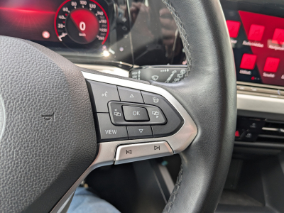 Volkswagen Golf 2.0 TDI FIRST EDITION CARPLAY GPS LED AMBIANCE