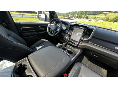 Dodge RAM 1500 5.7 V8 BiGHORN Black Edition + LPG