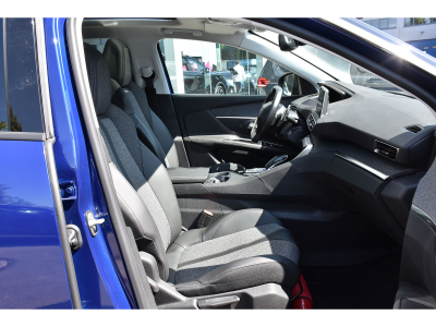 Peugeot 3008 1.2 PureTech EAT8