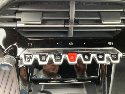 Peugeot 2008 1.2 HYBRID 145 e-DCS6 ALLURE