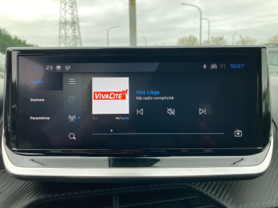 Peugeot 2008 1.2 HYBRID 145 e-DCS6 ALLURE