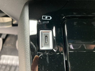 Peugeot 2008 1.2 HYBRID 145 e-DCS6 ALLURE