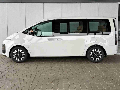 Hyundai Staria 1.6 T-GDI HEV 215 Luxury