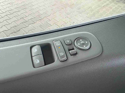 Hyundai Staria 1.6 T-GDI HEV 215 Luxury