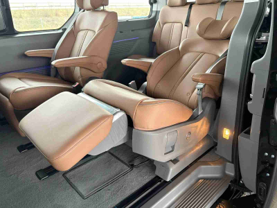 Hyundai Staria 1.6 T-GDI HEV 215 Luxury