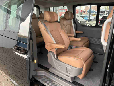 Hyundai Staria 1.6 T-GDI HEV 215 Luxury