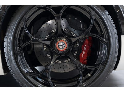 Alfa Romeo Giulia Quadrifoglio GTA 2.9 V6 AT /5 SEATS /VOLL CARBON/  AKRAPOVIC /