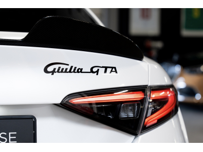 Alfa Romeo Giulia Quadrifoglio GTA 2.9 V6 AT /5 SEATS /VOLL CARBON/  AKRAPOVIC /