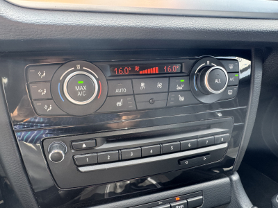 BMW X1 18dA Xdrive 143 X-LINE