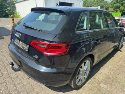 Audi A3 AUDI A3 SPORTBACK QUATTRO NAVI XENON SITZHEIZUNG AHK