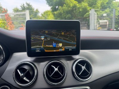 Mercedes-Benz CLA 220 MERCEDES-BENZ CLA 220 d AMG LEDER PANORAMA BII XENON NAVI