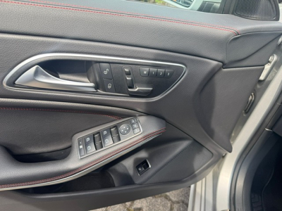 Mercedes-Benz CLA 220 MERCEDES-BENZ CLA 220 d AMG LEDER PANORAMA BII XENON NAVI