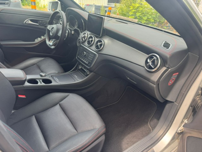 Mercedes-Benz CLA 220 MERCEDES-BENZ CLA 220 d AMG LEDER PANORAMA BII XENON NAVI
