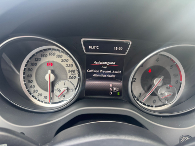 Mercedes-Benz CLA 220 MERCEDES-BENZ CLA 220 d AMG LEDER PANORAMA BII XENON NAVI
