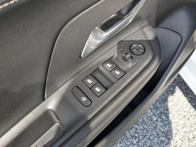 Opel Mokka 1.2 Turbo CARPLAY CLIM AUTO SIEGES CHAUFF CAMERA 360