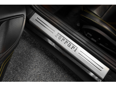 Ferrari F12 Berlinetta 6.3 V12 - NERO DAYTONA