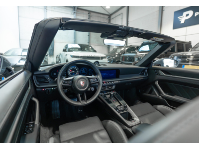 Porsche 992 911 CARRERA 4S CABRIOLET / BOSE / ACC /360° / RS SPYDER 21 / MATRIX / PDLS+ /