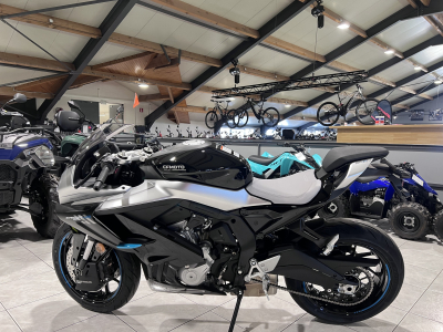CF Moto 675 SR-R 