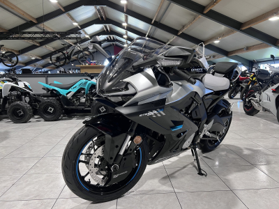 CF Moto 675 SR-R 