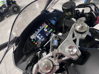 CF Moto 675 SR-R 