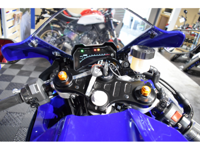 Yamaha R7 