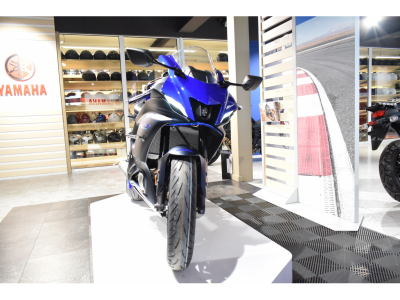 Yamaha R7 
