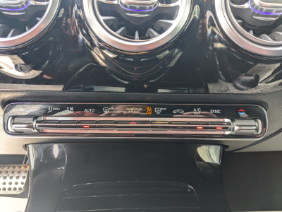 Mercedes-Benz A 180 A180 PACK AMG CARPLAY TOIT OUV PACK LIGHT
