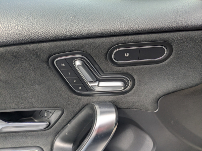 Mercedes-Benz A 180 A180 PACK AMG CARPLAY TOIT OUV PACK LIGHT
