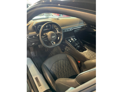 Aston Martin DB12 COUPE/V8/BLACK ON BLACK/ B&W/360°/SEAT VENT/