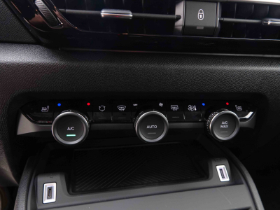 Citroën C4 1.2 Hybrid 145 e-DCS6 Plus