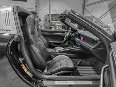 Porsche 992 911 TARGA 4/ PASM/ PCM/ APPLE CARPLAY/ ECHAPEMMENT SPORT / ROUES DIRECTRICES /