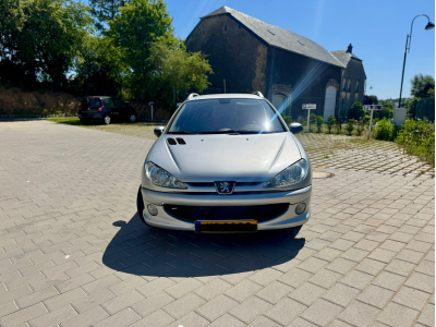 Peugeot 206 Break 1.6 HDi *Garantie 12 mois*