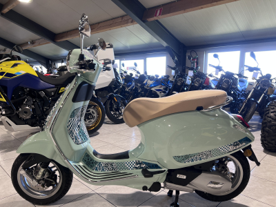 Vespa Primavera 125 BATIK