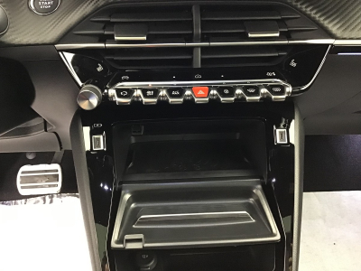 Peugeot 2008 Hybrid 145 e-DCS6 GT Schiebdach/Navy/360°