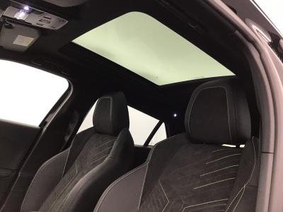 Peugeot 2008 Hybrid 145 e-DCS6 GT Schiebdach/Navy/360°