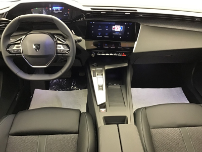 Peugeot 308 130 EAT8 ALLURE Kamera/Navy/17