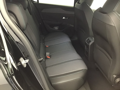 Peugeot 308 130 EAT8 ALLURE Kamera/Navy/17