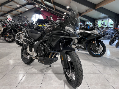 CF Moto 700 MT ADV