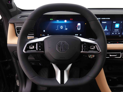 MG HS 1.5 T-GDI 170 AT Luxury