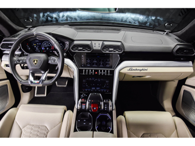 Lamborghini Urus V8