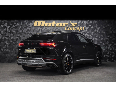 Lamborghini Urus V8