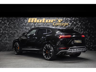Lamborghini Urus V8