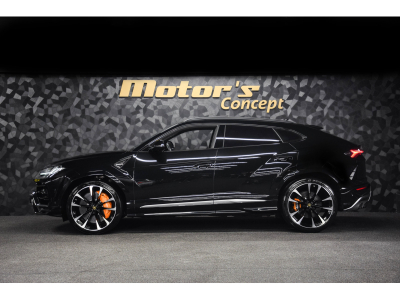 Lamborghini Urus V8