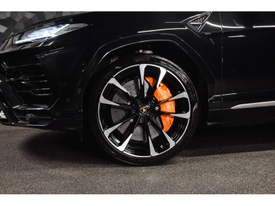 Lamborghini Urus V8