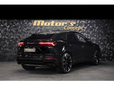 Lamborghini Urus V8