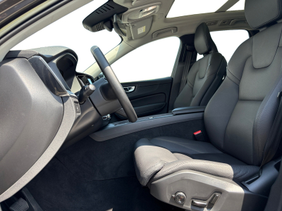 Volvo XC60 2.0 B4 MHEV PLUS DARK