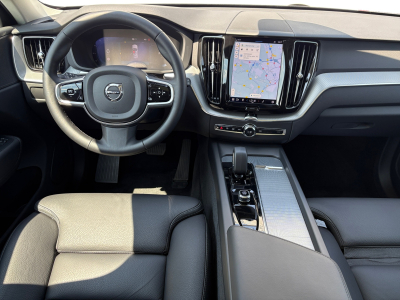 Volvo XC60 2.0 B4 MHEV PLUS DARK